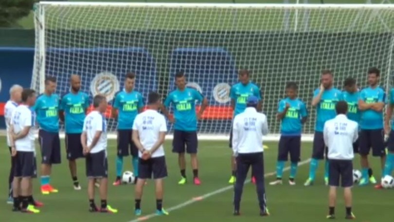 Mercato, Conte all'assalto di Juve e Inter