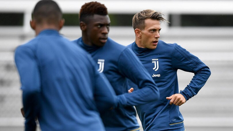 Juventus, il primo allenamento di Bernardeschi