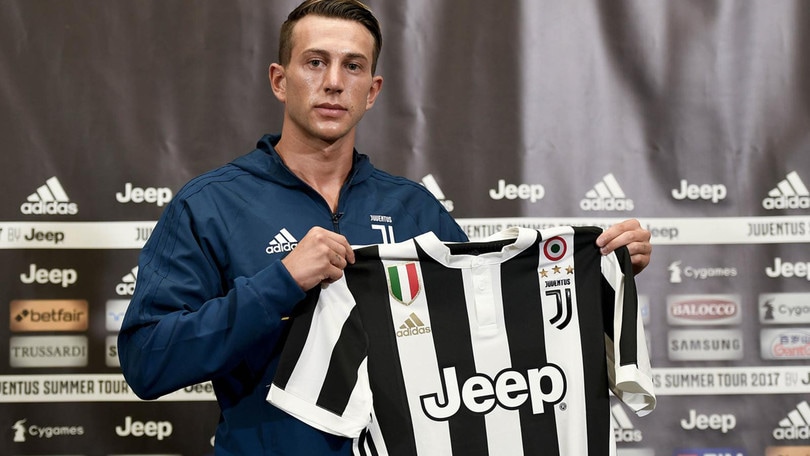 Juventus, la presentazione di Bernardeschi