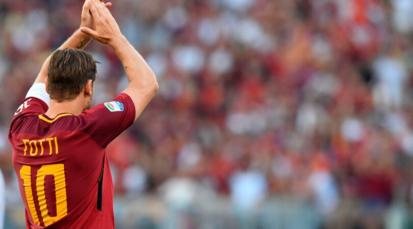 Serie A Roma, la maglia di Totti lanciata nello spazio