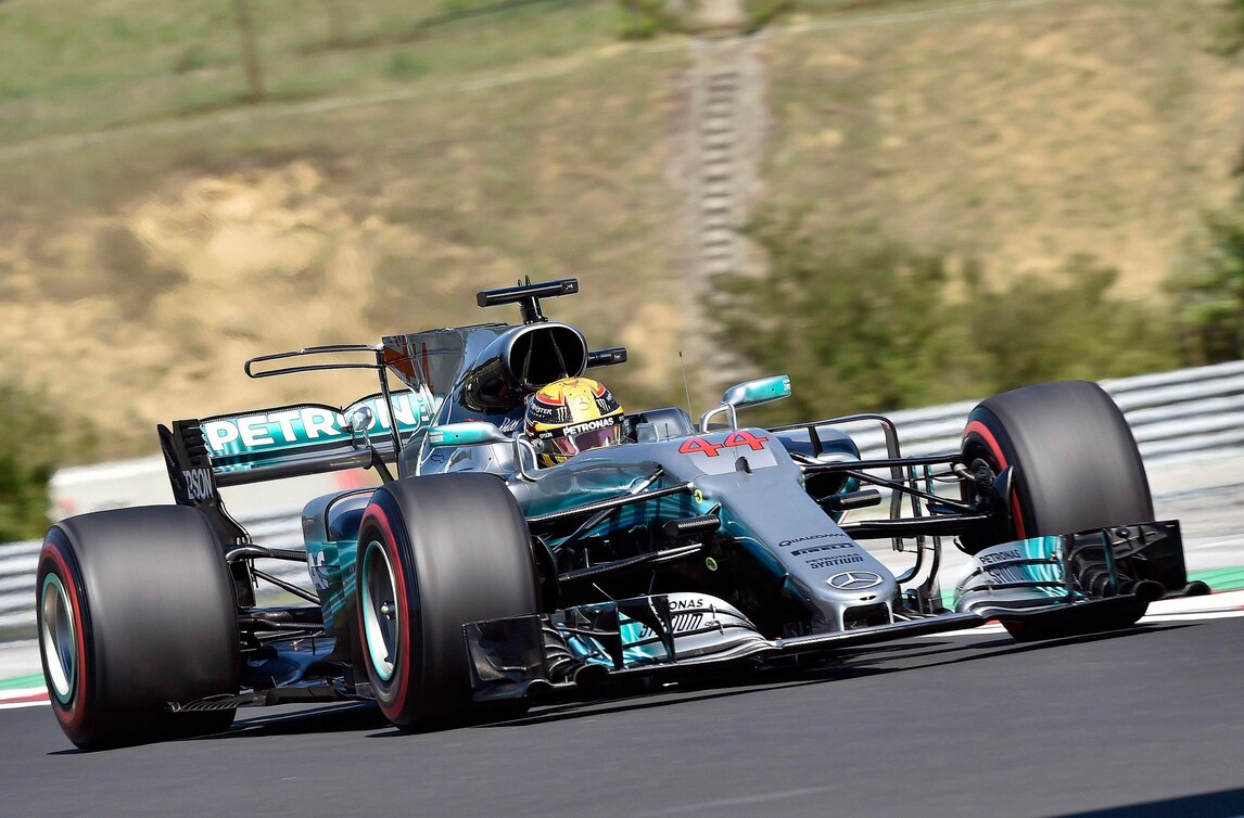 F1 Ungheria, Hamilton: «Ferrari troppo veloci»