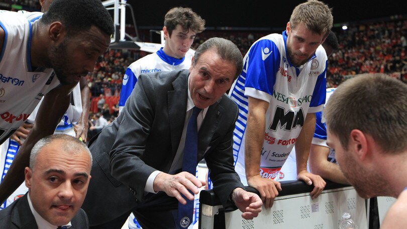Basket Serie A: Cantù-Recalcati, ufficiale la separazione