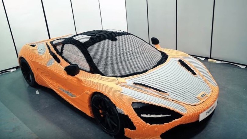 La McLaren 720 S costruita con 280 mila mattoncini Lego