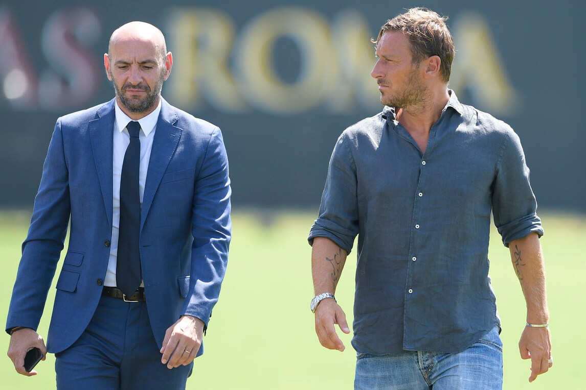 Roma, Totti toglie gli scarpini: primo giorno da dirigente