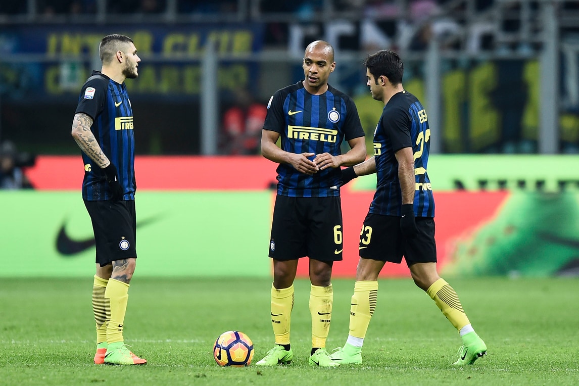 Inter, João Mario ed Eder si ribaltano con la moto d'acqua