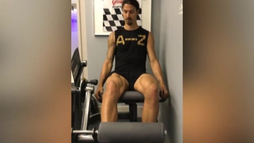 Ibrahimovic si allena: infortunio sempre più alle spalle