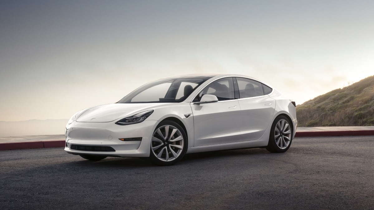 Tesla Model 3, raccolti 1,8 miliardi per la produzione