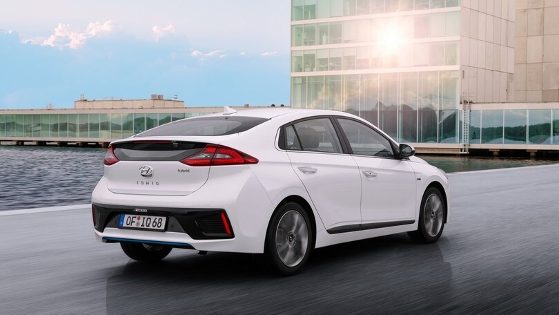 Hyundai Ioniq HEV, immagini