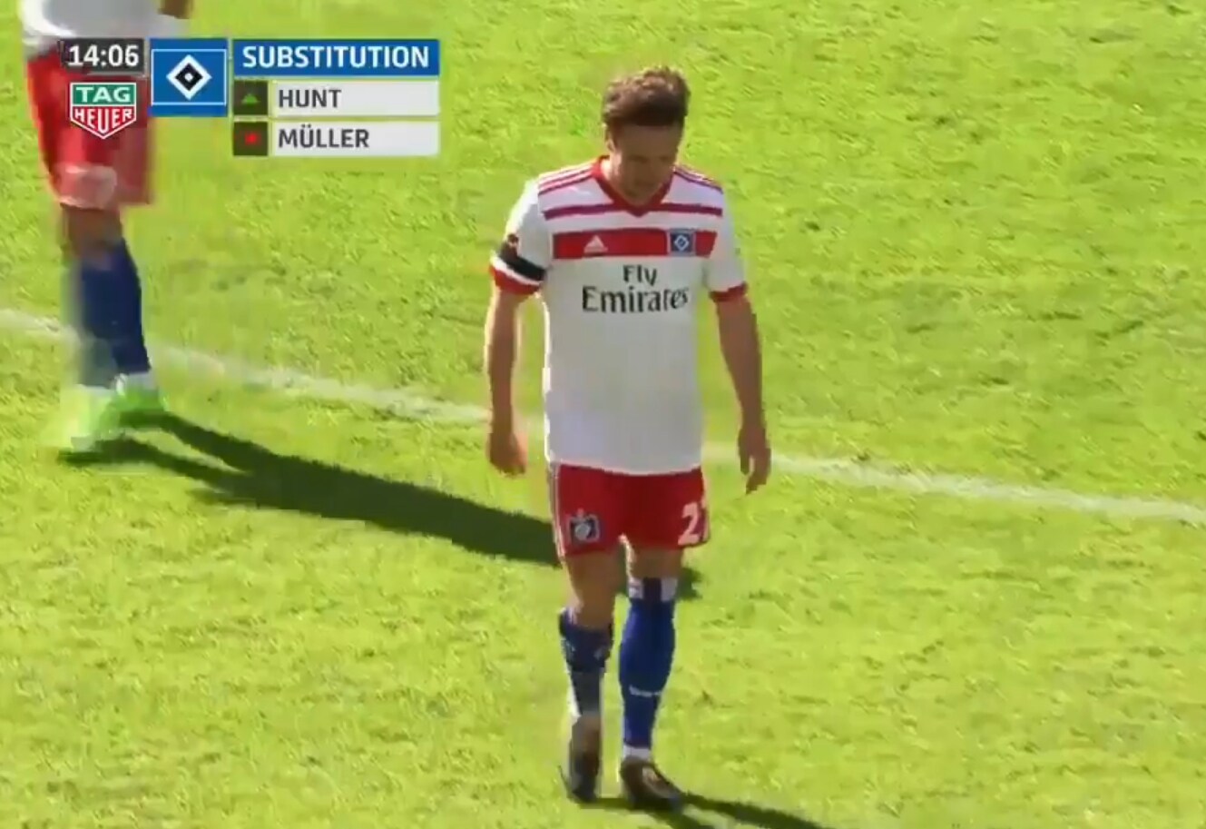 Mueller si rompe il legamento per festeggiare gol