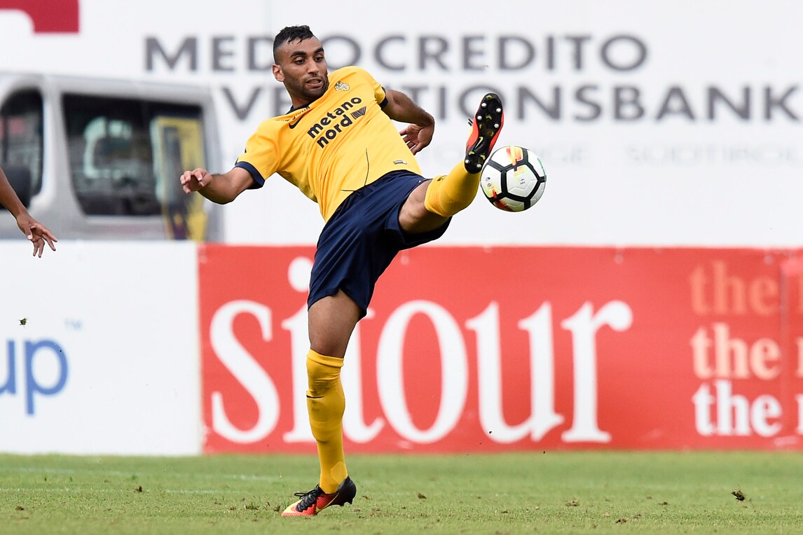 Serie A Verona, stiramento al legamento collaterale interno per Fares