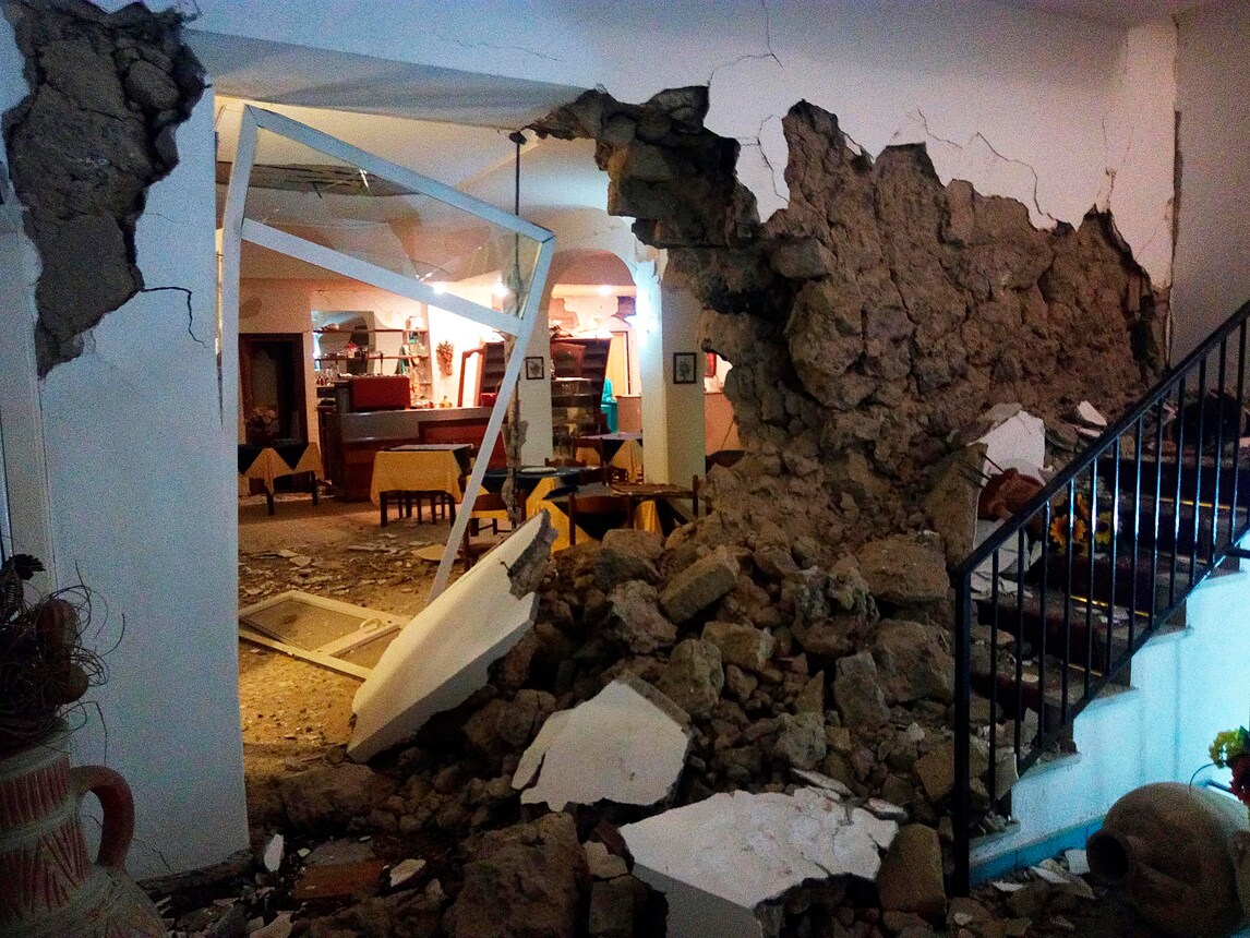 Ischia, terremoto di magnitudo 4.0. Due vittime, estratti vivi tre bambini