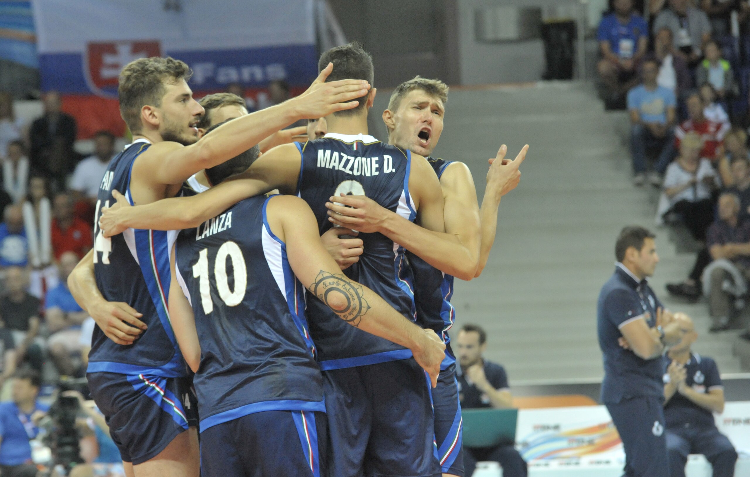 All'Italia torna sorriso e buon gioco. 3-0 alla Slovacchia