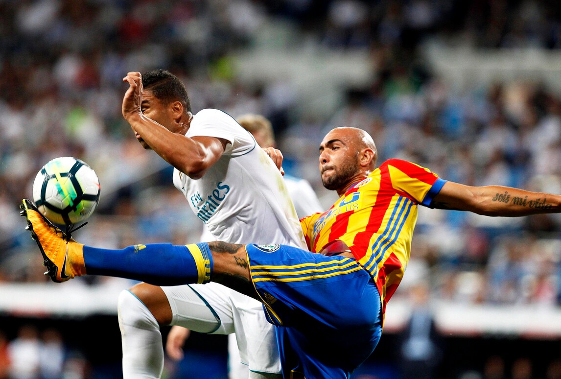 Real frenato dal Valencia, Leganes corsaro e in vetta alla Liga