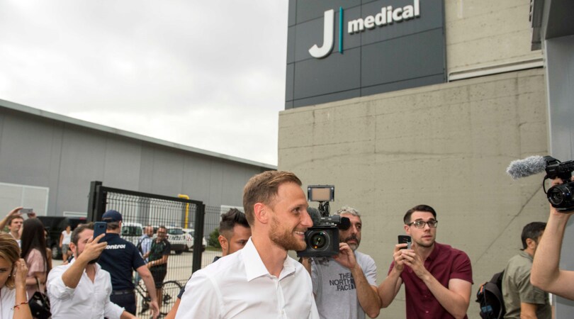 Juventus, Höwedes arriva al JMedical: le prime immagini