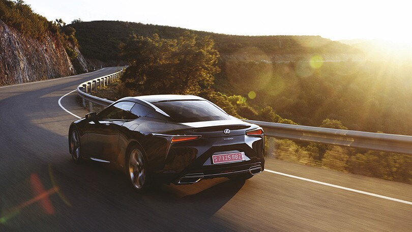 Lexus LC 500: foto e prezzi