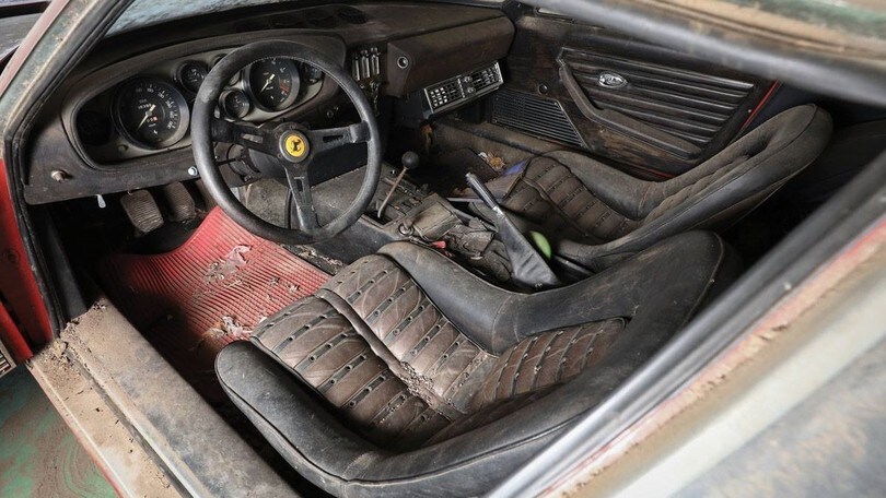 Ferrari 365 GTB/4 all'asta, immagini