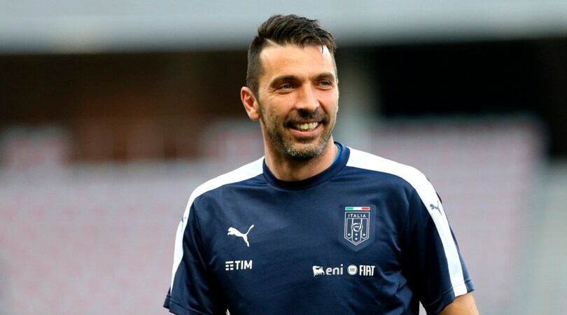 Spinazzola, Buffon ironizza: «Voleva la Juve per giocare con me...»