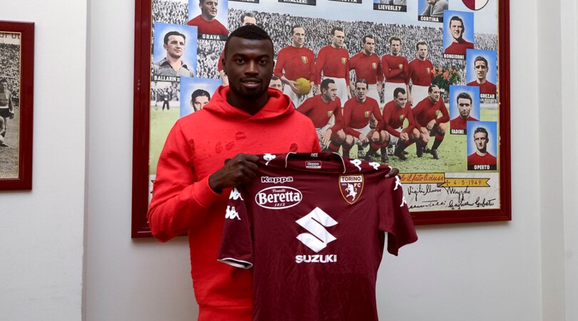 Torino, ecco Niang con la maglia granata