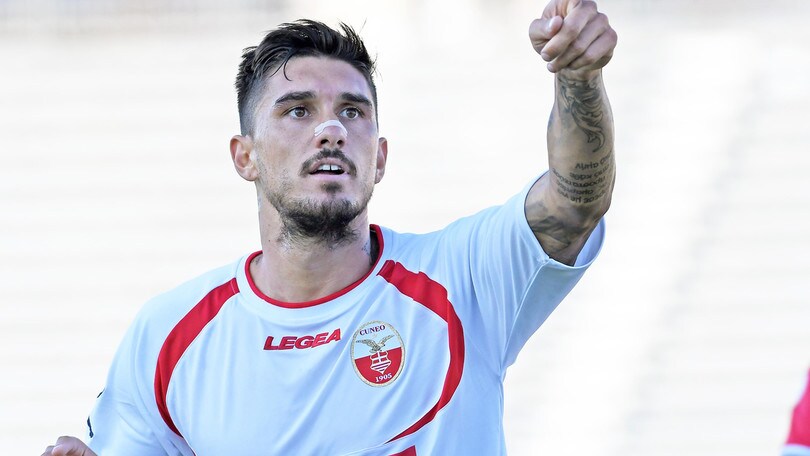 Calciomercato Albinoleffe, il centrocampista Agnello prolunga