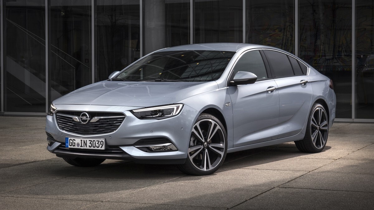 Opel Insignia, debutta il 2.0 biturbo diesel da 210 CV