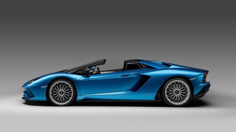 Lamborghini Aventador S Roadster, immagini