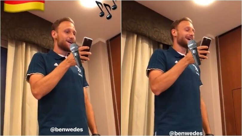Juve, tocca a Höwedes: il tedesco si presenta cantando Bob Marley