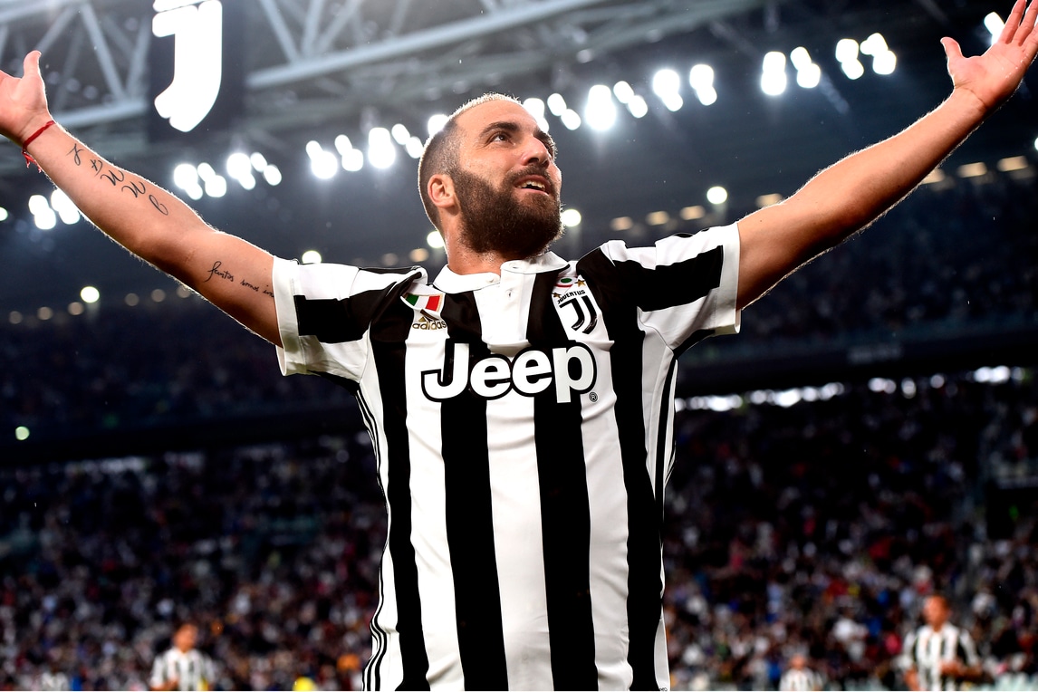 Juventus concreta, Dybala magico: 3-0 al Chievo, in gol Higuain