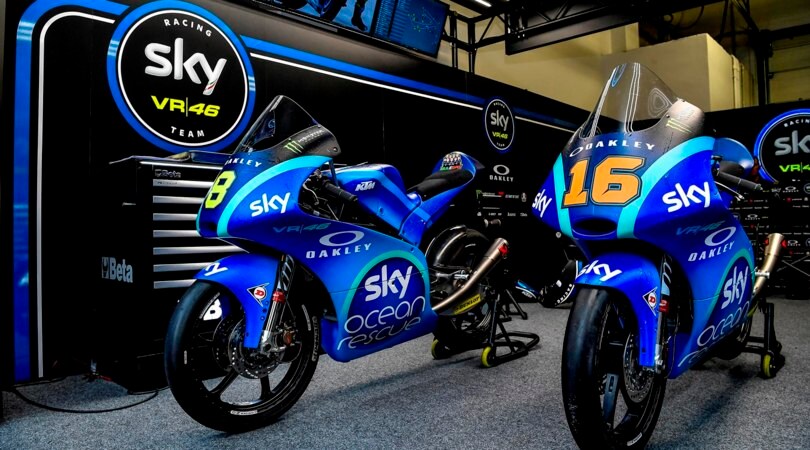 I piloti dello Sky Racing Team VR46 si vestono da #OceanHero