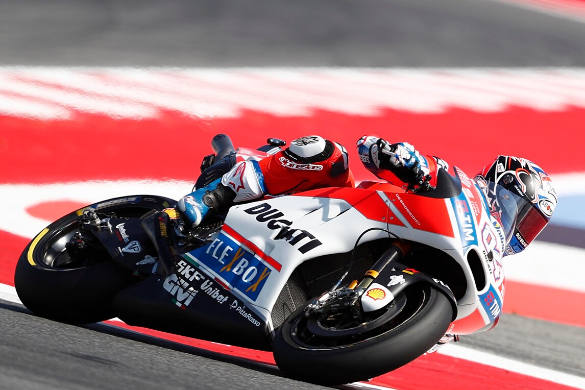 Vince Marquez, ma la Rossa di Dovizioso c'è. L'Italia tifa per lui