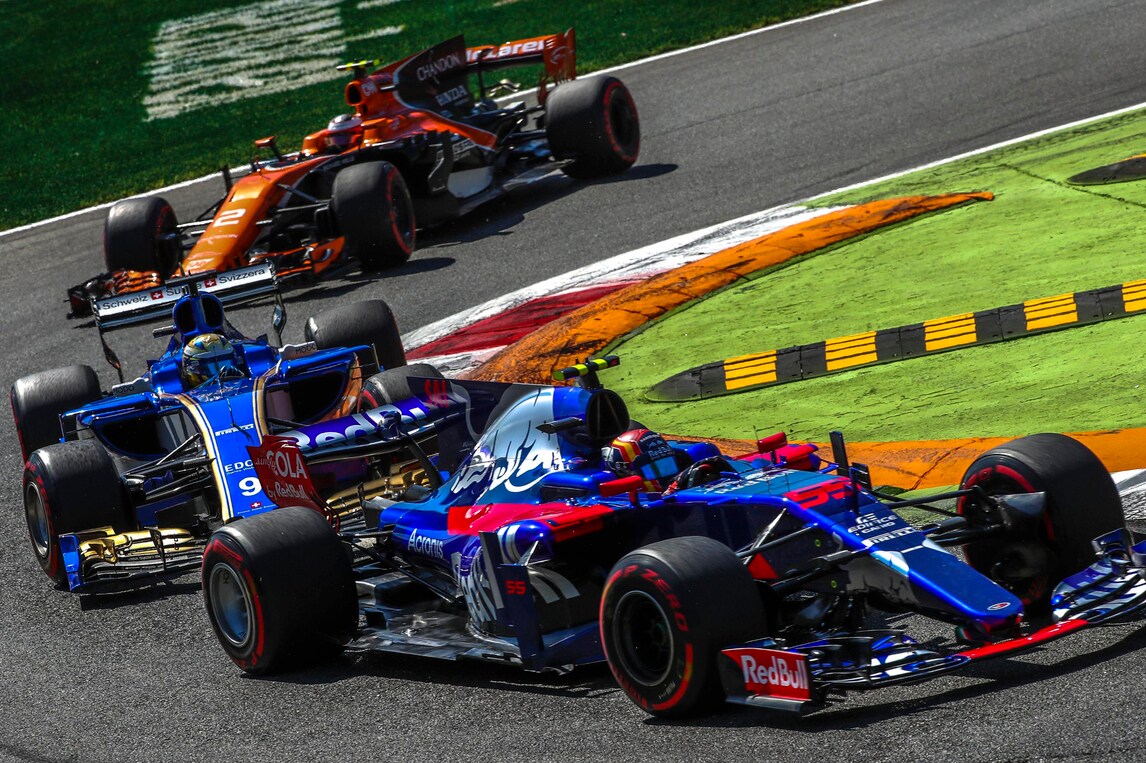 F1 Toro Rosso, Sainz: «Singapore sarà una gara faticosa»