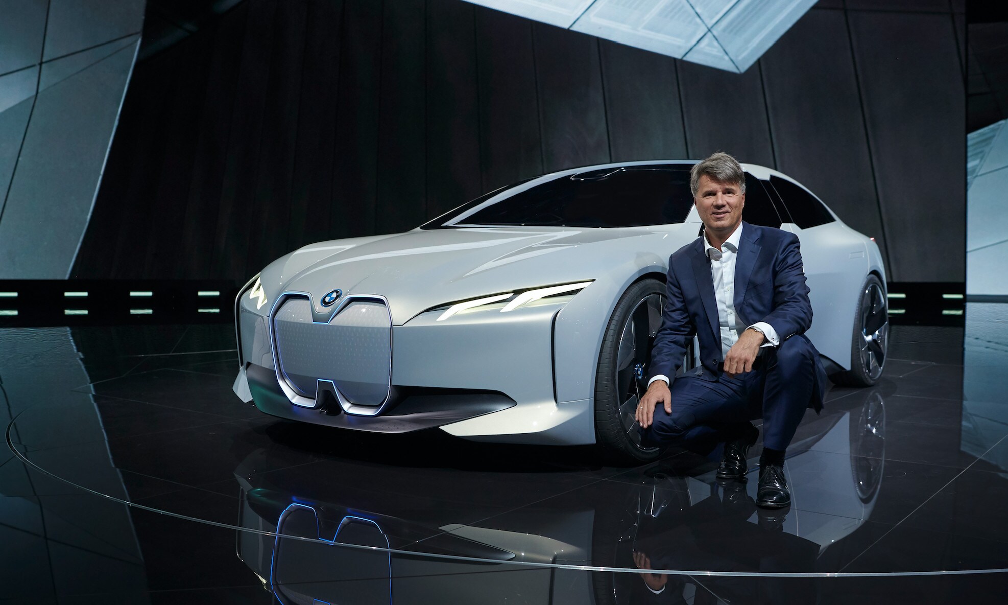 Bmw, prove elettriche di gran coupé al Salone di Francoforte