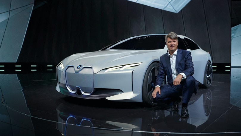 Bmw, prove elettriche di gran coupé al Salone di Francoforte