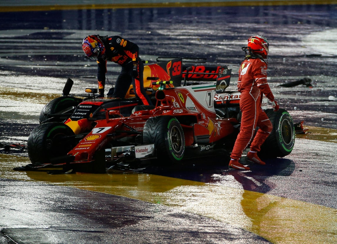 F1 Gp Singapore, Verstappen: «Sono contento che si sono ritirati anche loro»