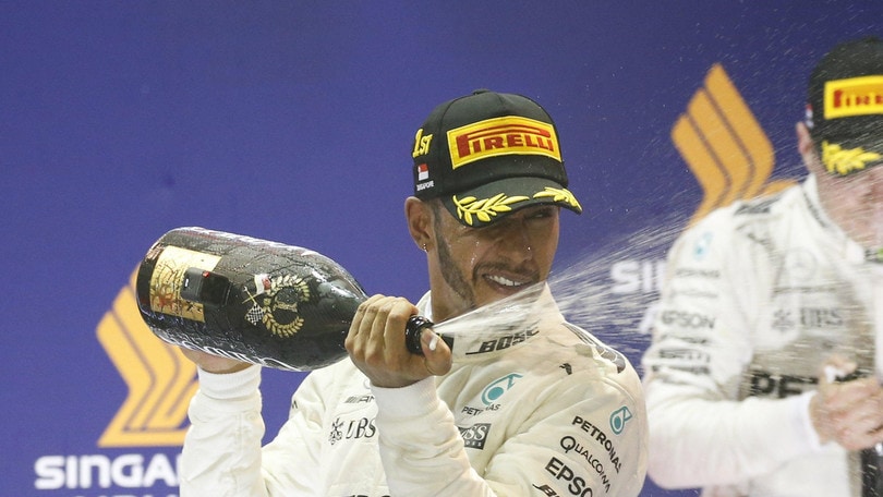 F1 Gp Singapore, Hamilton: «Dio mi ha benedetto, peccato non sfidare Vettel»