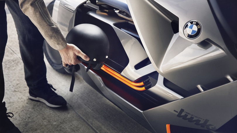 BMW presenta lo scooter del futuro