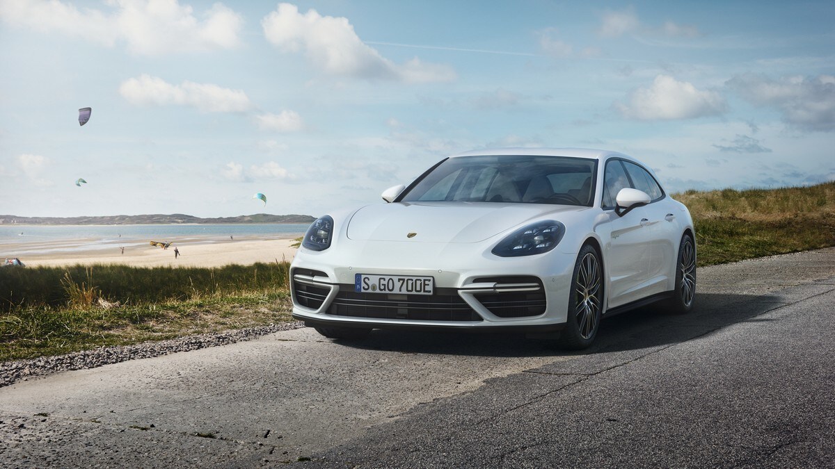 Porsche Panamera Sport Turismo E-Hybrid, prestazioni "green"