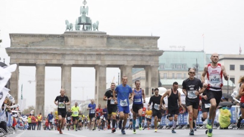 Kipchoge conquista Berlino, ma il record...