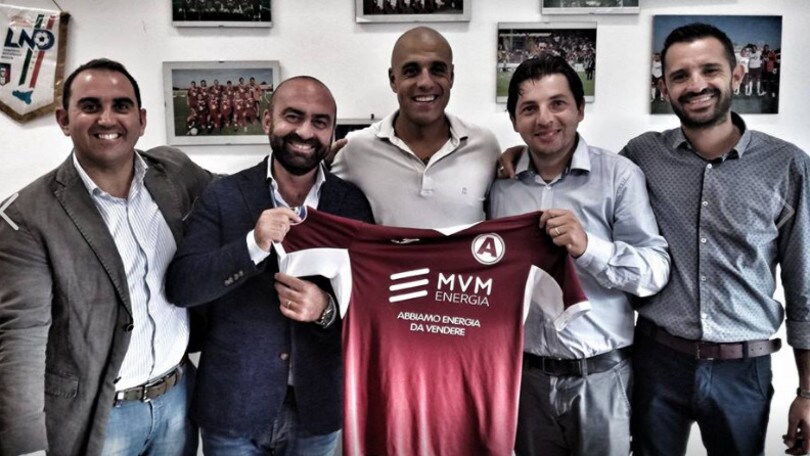 Calciomercato, l'ex Juventus Almiron riparte dall'Acireale in Serie D