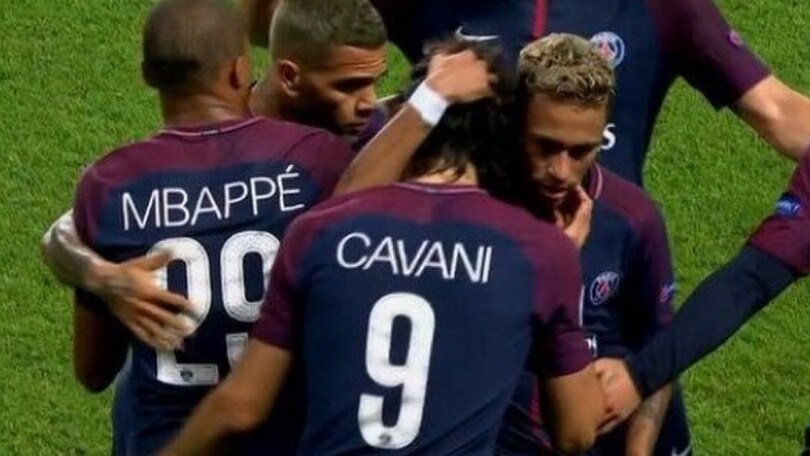 Cavani e Neymar, arriva l'abbraccio al Parco dei Principi