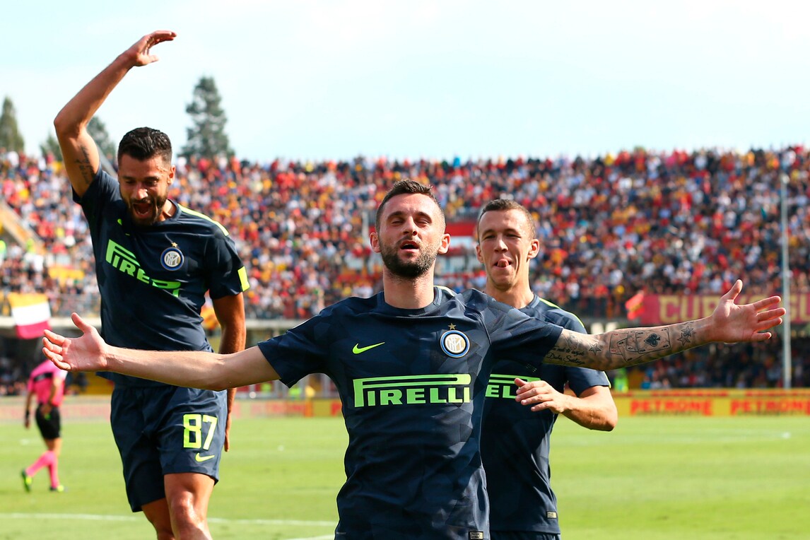 Serie A, l'Inter vola con Brozovic: doppietta e Benevento ko
