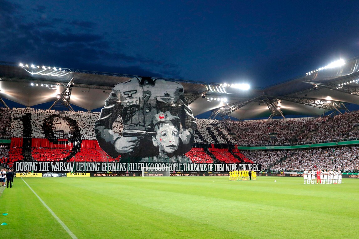 Terrore e follia a Varsavia: agguato degli ultrà del Legia ai propri calciatori