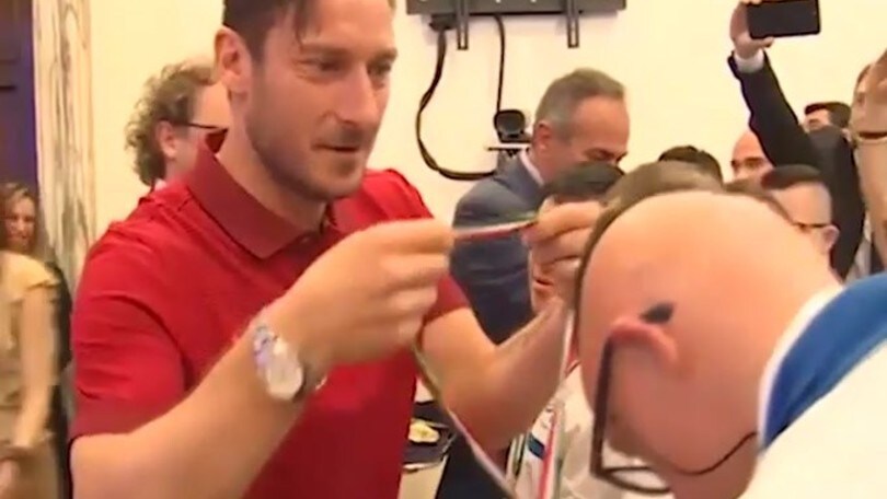 Totti rinuncia al corso per allenatori