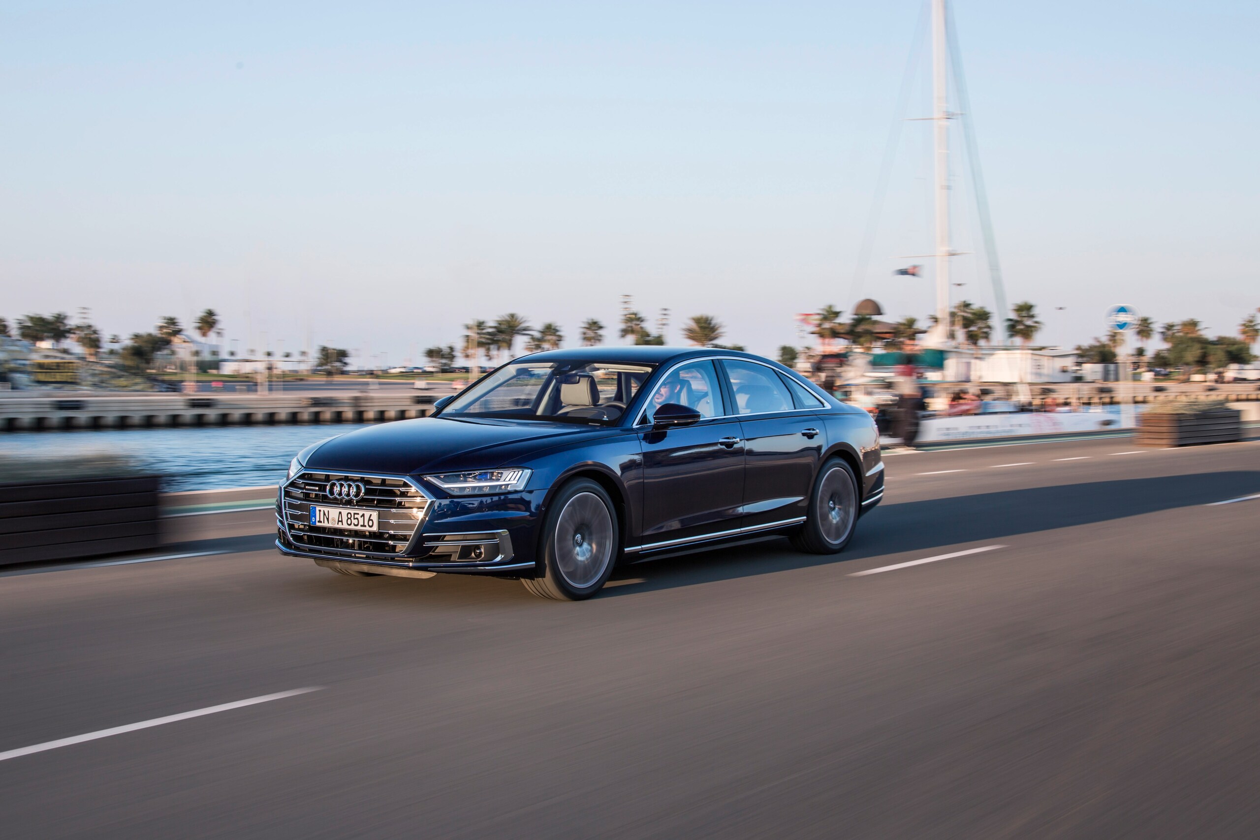 Audi A8, prova su strada della quarta generazione