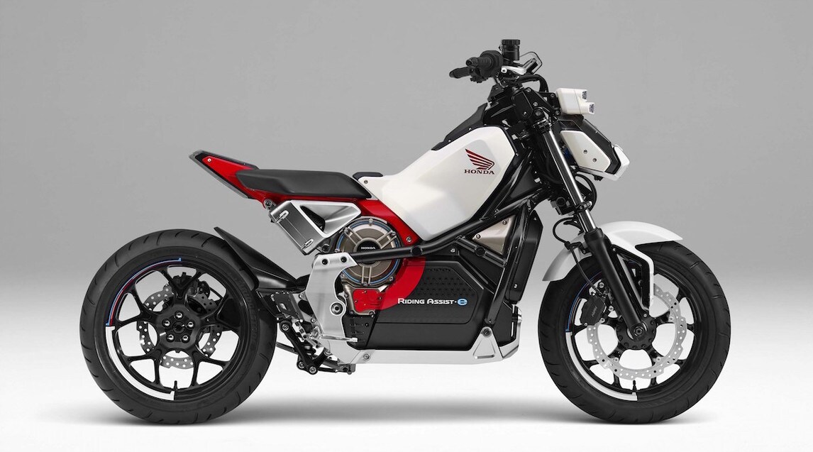 Honda Riding Assist-e, la moto elettrica sta in piedi da sola