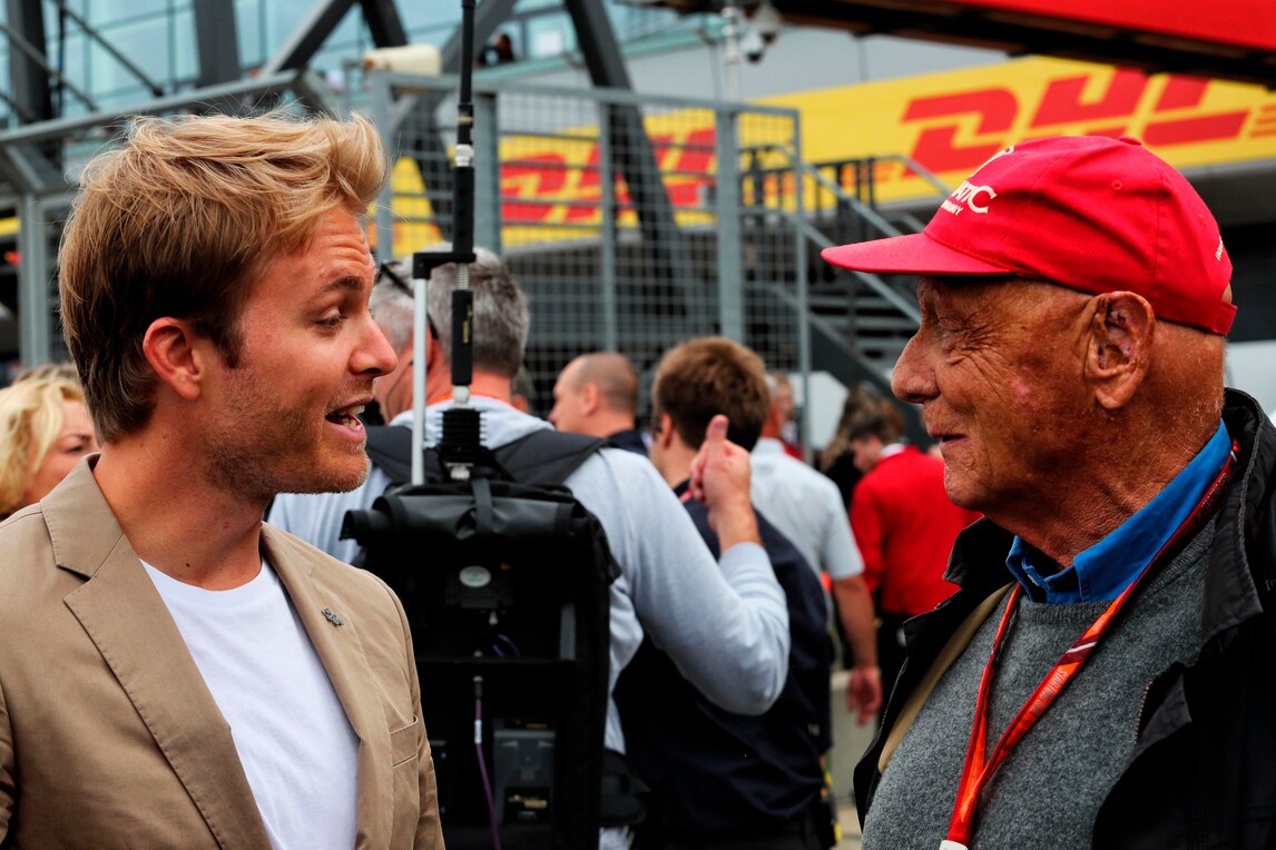 F1, Rosberg: «Il titolo è in mano ad Hamilton»