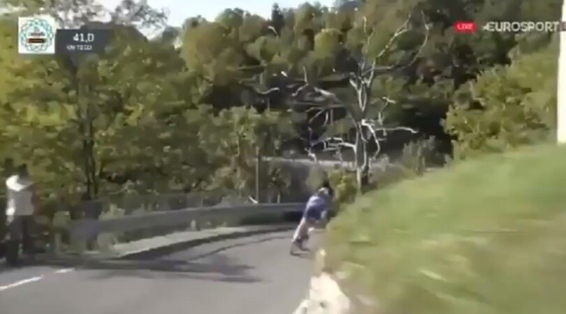 Lombardia, volo pauroso di De Plus: va oltre il guard rail