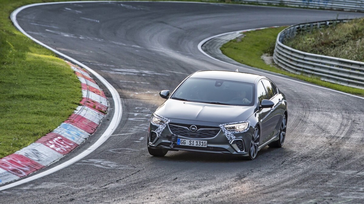 Opel Insignia GSi, il Nurburgring è casa sua