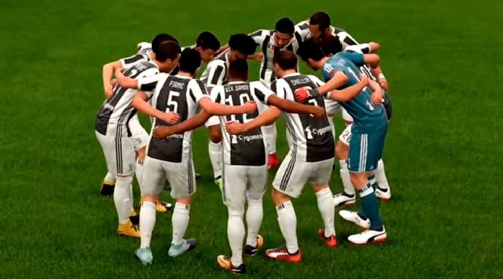Juventus, Khedira bacchetta Fifa18: «Sono due anni che porto i capelli corti»