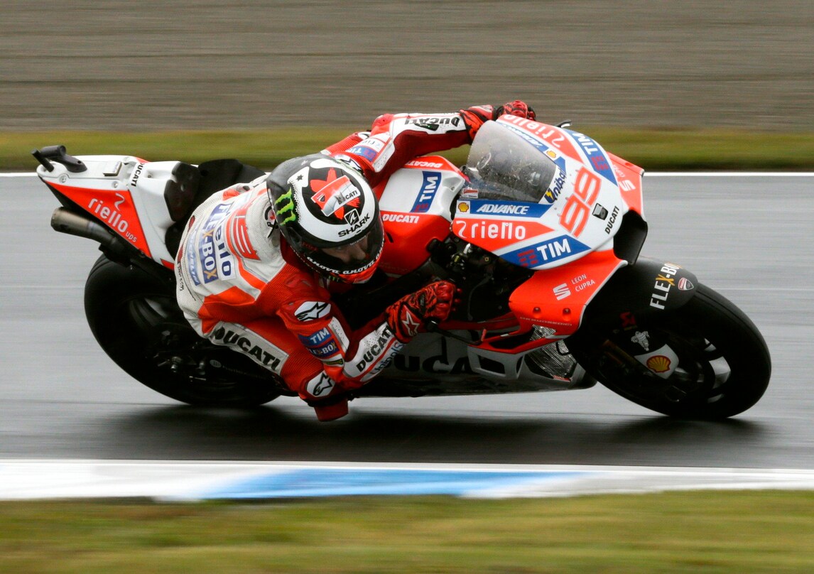 MotoGp, Lorenzo: «Zarco, non stai giocando alla  Playstation!»