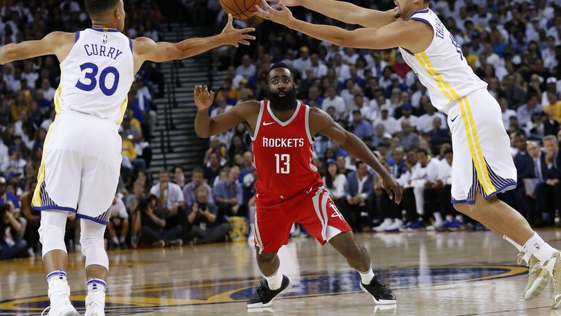 Harden sorprende i Warriors, Boston perde Hayward